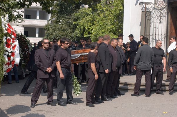 Погребението е в столичната черква "Св. Георги"