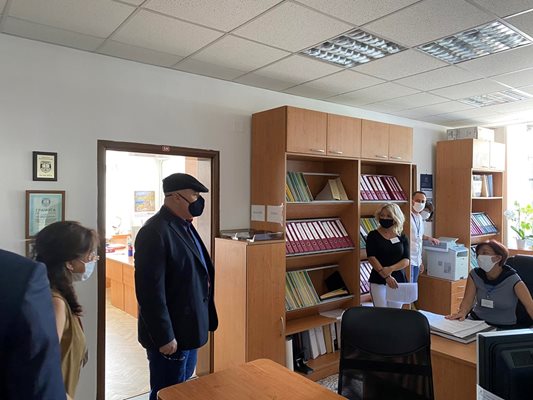 Иван Гешев на посещение в окръжната прокуратура в Габрово.

