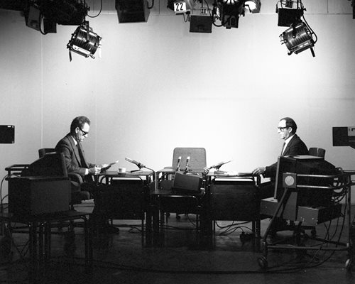 1986 г. - Петър Кожухаров и Антон Вергиев в студиото на “Панорама”  СНИМКА: РУМЯНА БОЯДЖИЕВА