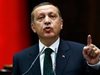 Търпението на Турция може да се изчерпи и страната ще бъде принудена да действа, заяви турският президент Реджеп Тайип Ердоган, цитиран от Ройтерс.
Той обвини ООН, че призовава Турция да направи повече в помощ на бежанците, вместо тя да предприеме действия, за да предотврати кръвопролитията.
„Има опасност следващата вълна от бежанци да достигне 