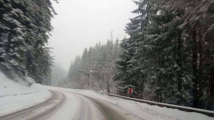 Пуснаха движението на тежкотоварни камиони към ГКПП Гюешево. СНИМКА: Архив АПИ