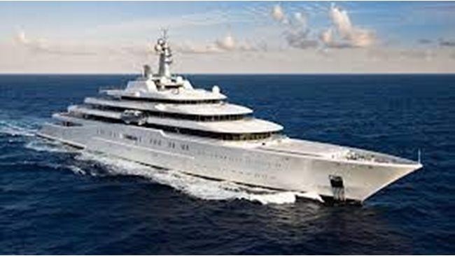 Abramovich assembles his yachts in Montenegro, Alekperov turned off his navigation