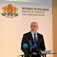 В последните си дни като министър Събев пусна сливането в БДЖ