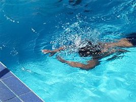Бургаски плувци сами плащали тренировките