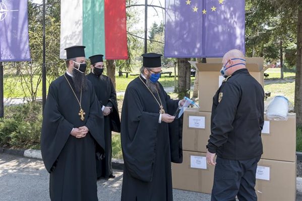 Софийската Света митрополия дари 800 шлема на жандармерията (Видео)
