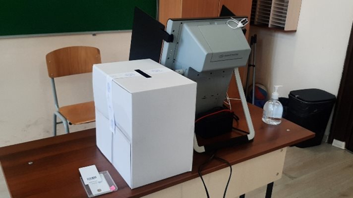 Нормално начало на изборите в Ловешко, полицията следи за реда