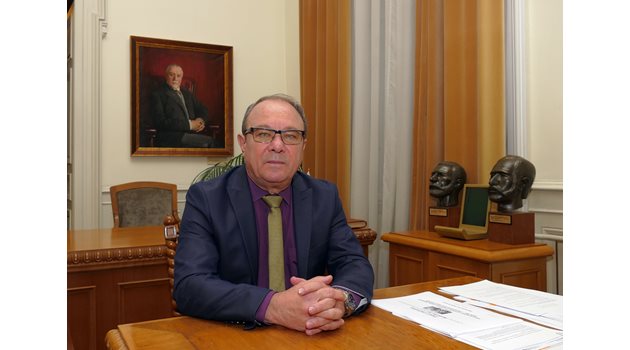Председателят на БАН акад. Юлиан Ревалски