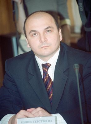 Любомир дацов, финансист, 
бивш зам.финансов министър при
две правителства