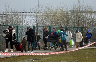 Къде ще бъдат преместени украинските бежанци?