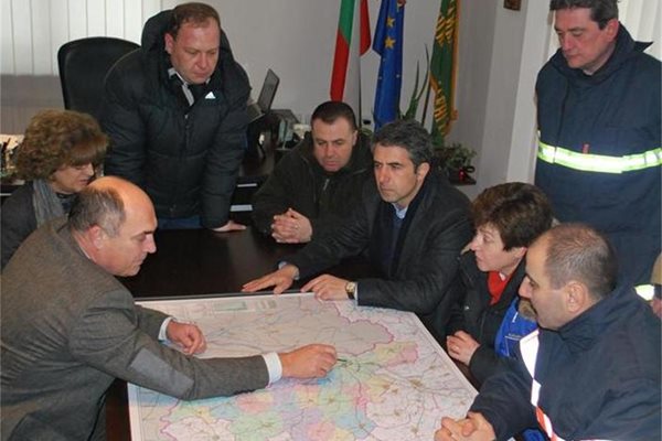 Кметът на Свиленград Георги Манолов показа на президента Плевнелиев, еврокомисар Георгиева и на министрите Цветанов и Ангелов плана за действия при кризи.