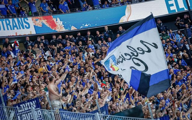 Близо 3000 фенове подкрепиха "Левски" във Франкфурт. Снимки: фейсбук на "Левски"