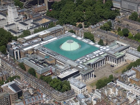 Британският музей разполага с над 92 000 квадратни метра изложбена площ, но тя е недостатъчна, за да бъдат показани всичките му експонати.