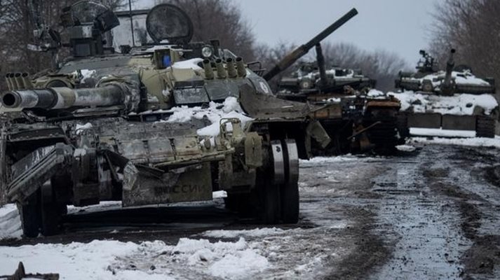 Разрушени руски танкове в Украйна. Снимка: Ройтерс