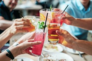 Проучване: Пиещите много алкохол са изложени на риск от натрупване на мазнини около сърцето, черния дроб и бъбреците