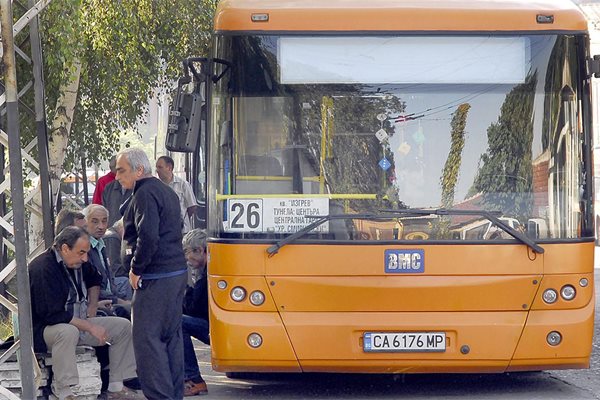 Автобусите на "Градски транспорт" не излязоха от автоколоните на фирмата.