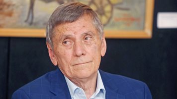 Авторът на "Ако си дал" на Емил Димитров с две нови книги накуп