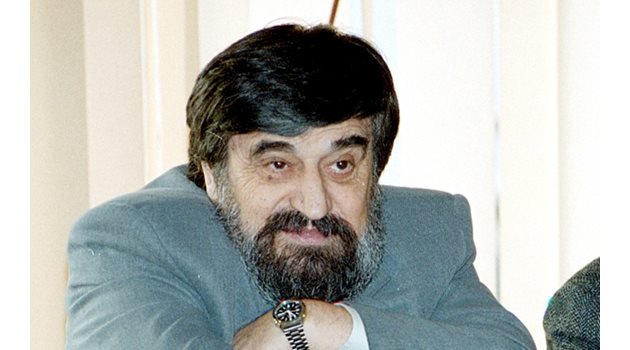 Георги Спасов е първият говорител на СДС.