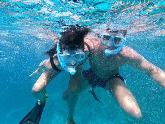 Емануела и Андрей заедно под водата