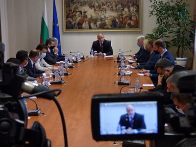 Президентът Румен Радев на среща с ръководствата на КНСБ и КТ „Подкрепа“
 Снимки: Румяна Тонева