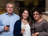 Във винарна “Вила Мелник”, влязла в сериала “Вина”, виха венци и рисуваха с вино