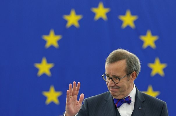 Президентът на Естония Томас Илвес, който разби Нобеловия лауреат Пол Крумган през Туитър, поиска в реч пред европейските депутати Е-Европа.  СНИМКА: РОЙТЕРС