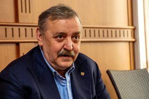 Тодор Кантарджиев със съвети срещу COVID: лимон със сода, по-малко мед, маски и предизборна кампания на открито
