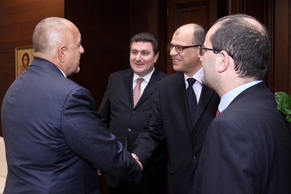 Министър-председателят Бойко Борисов се срещна с генералния секретар на ФИБА Свят Патрик Бауман и Коста Илиев.