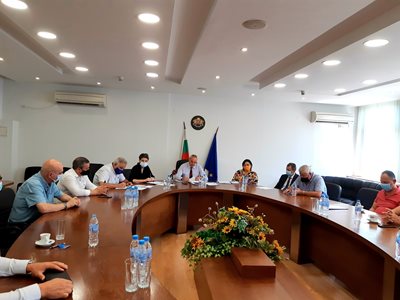 Областният щаб в Пловдив набеляза мерки срещу пандемията.