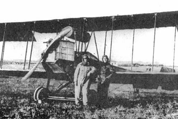 Асен Йорданов построява първия български самолет