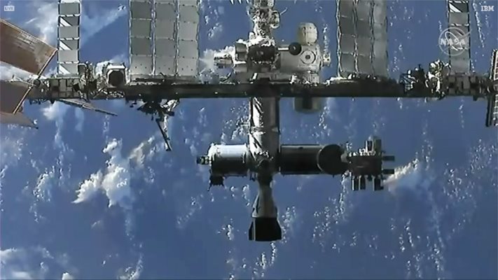Корабът "Дракон"се скачи с Международната космическа станция
Кадър: НАСА