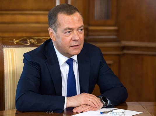 Дмитрий Медведев: Западът да не изпробва нашата решимост