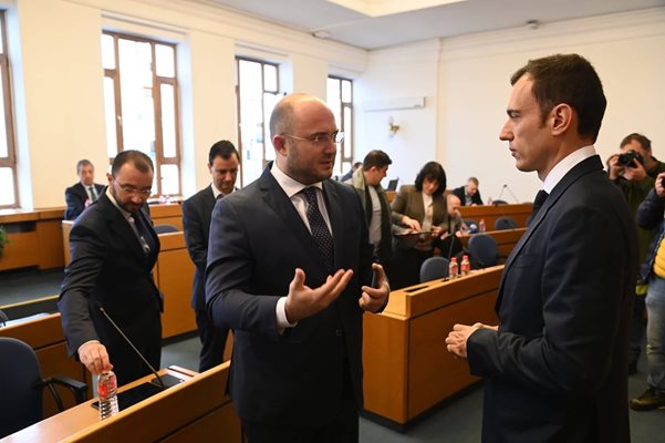 Георги Георгиев и Васил Терзиев обсъждат кога да е следващата среща на съветниците