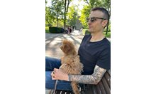 Димитър Бербатов с кучето в парка на Великден