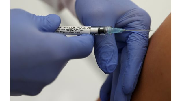 Тестват ваксина срещу COVID-19 СНИМКА: РОЙТЕРС