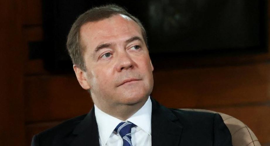 Медведев: Трябва да се забрани на "чуждестранните агенти" да изкарват пари в Русия