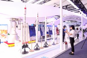 Китай разработва нов седемместен пилотиран космически кораб