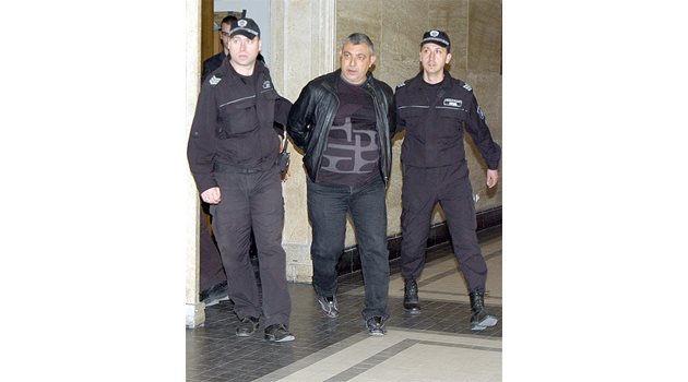 КОНКУРЕНЦИЯ: Обявеният за наркобос Стефан Бонев-Сако ще бъдесъден по показания на хора, които искат да завземат бизнеса му.

