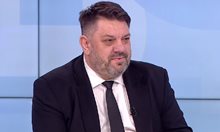 Желязков си изпълнява много стриктно и качествено функциите