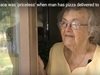 Мъж поръча да доставят пица на баба му, за да провери дали е оцеляла след ураган (видео)