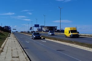 Възстановиха движението по пътя Болярово - Бургас