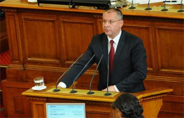 Станишев: Възмутен съм от нелепото и нахално отсъствие на ГЕРБ от парламента