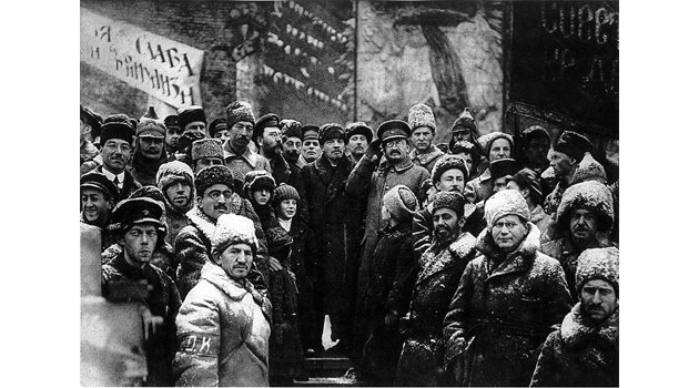 Ленин и Троцки искат Украйна да стане болшевишка, но се сблъскват с яростна съпротива.