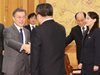 Делегацията на Северна Корея се срещна с президента на Южна Корея (Снимки)