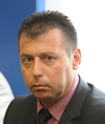 Станислав Николов