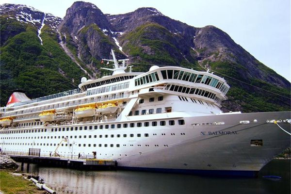 Корабът “Балморал” ще се отправи на 8 април 2012 г. по маршрута на “Титаник”, за да отбележи 100-годишнината от неговата катастрофа. 1309 души са платили до 7200 евро за мемориалния круиз. 
СНИМКА: АРХИВ