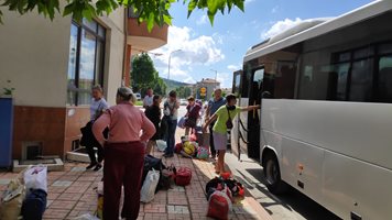 В Кюстендил търсят превозвач до София