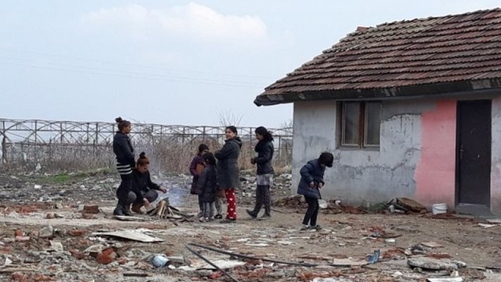 Къщите на ромите са неизползваеми