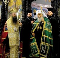 Българският патрирах Максим е духовният баща на пловдивския митрополит Николай според каноните на църквата.
