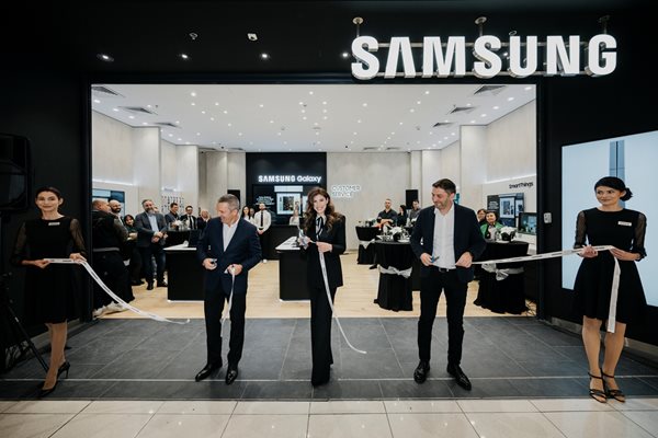 Samsung откри първия си магазин в Пловдив с официална церемония и празнични изненади