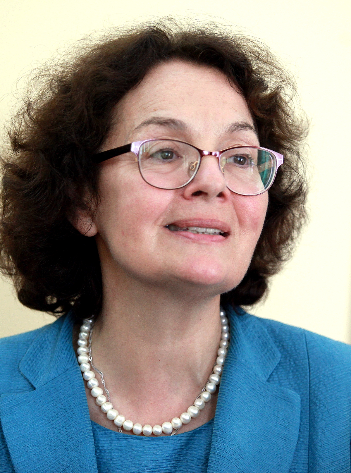 Проф. Румяна Коларова: Изчегъртването лиши институциите от опит и експертиза, Радев я връща сега със служебните министри